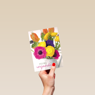 een hele vaas met bloemen