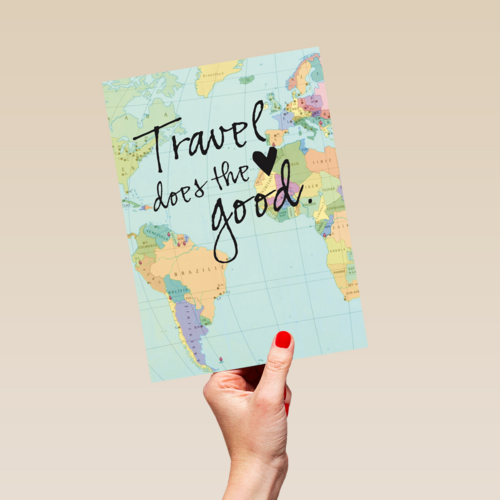 reizen kaart met de tekst travel does the heart good