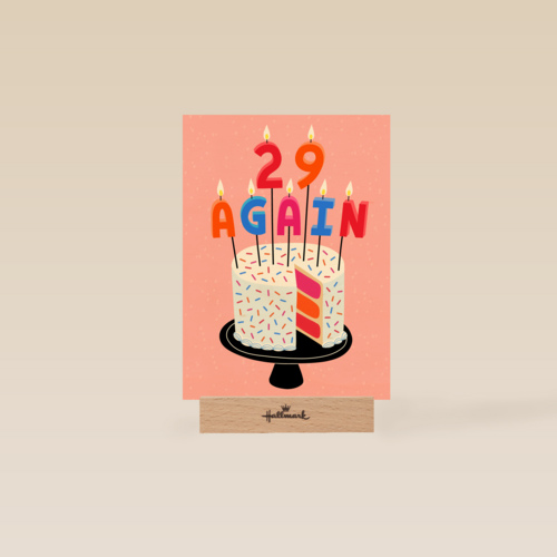 29 again op een verjaardagstaart