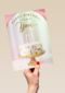 Taart met kaarsjes en happy birthday
