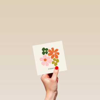 Sterkte kaart met getekende bloemen