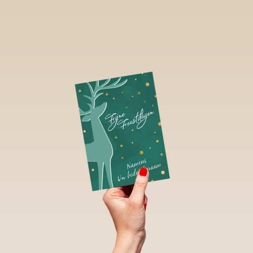 kerstkaart met rendier op groene achtergrond