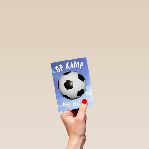 Op kamp kaart met voetbal veel plezier