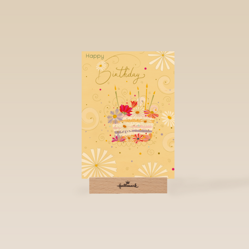 Verjaardagskaart vrouw taart met bloemen