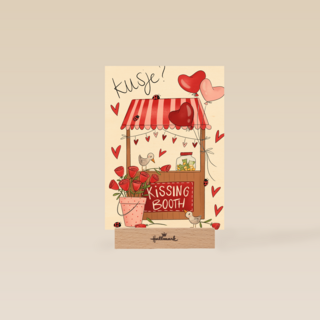 Matia Kissing Booth