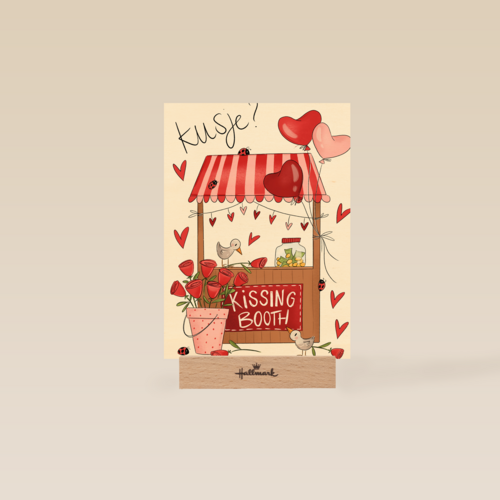 Matia Kissing Booth